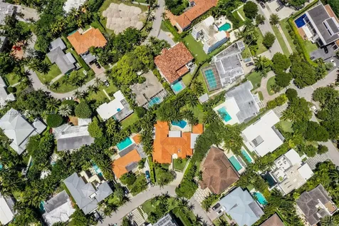 624 Curtiswood Drive Key Biscayne FL 33149