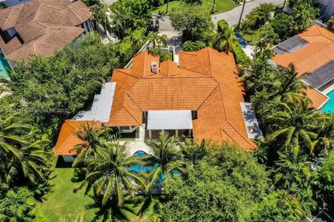 624 Curtiswood Drive Key Biscayne FL 33149