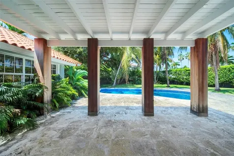 624 Curtiswood Drive Key Biscayne FL 33149