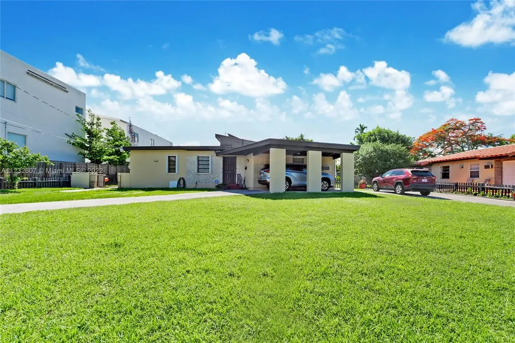 2815 SW 33rd Avenue Miami FL 33133