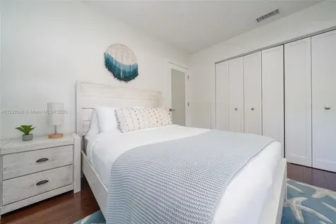 7544 SW 78th Terrace Miami FL 33143