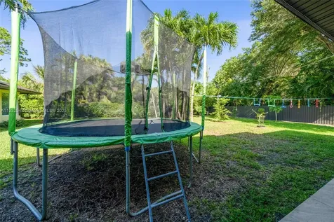 7544 SW 78th Terrace Miami FL 33143
