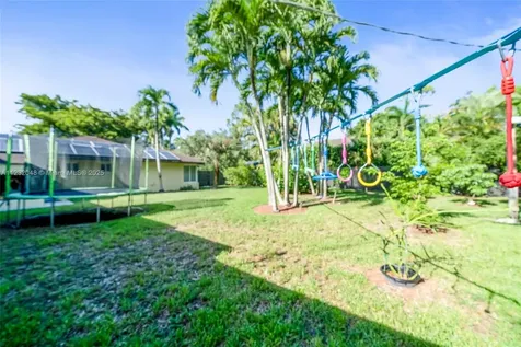 7544 SW 78th Terrace Miami FL 33143