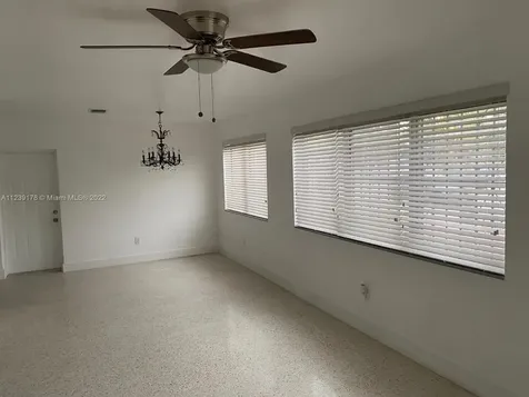10 NE 125th Street North Miami FL 33161
