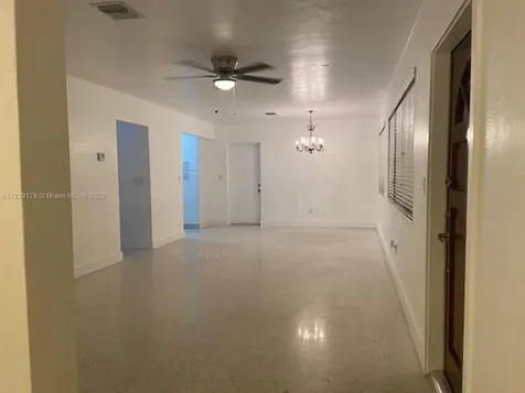 10 NE 125th Street North Miami FL 33161