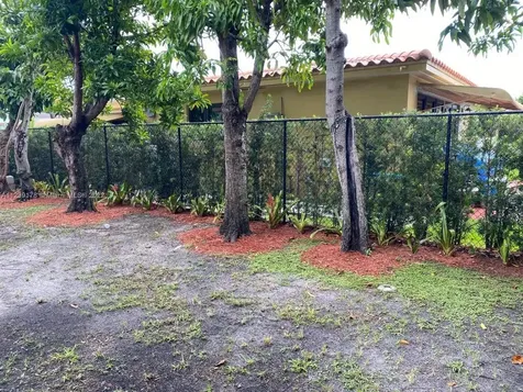 10 NE 125th Street North Miami FL 33161