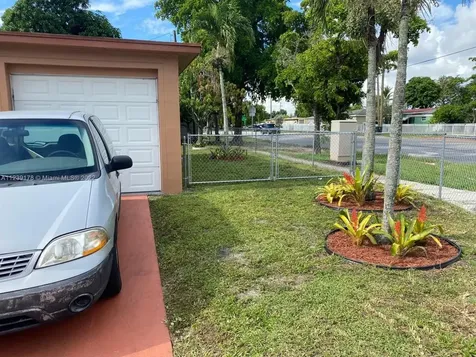 10 NE 125th Street North Miami FL 33161
