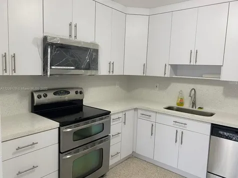 10 NE 125th Street North Miami FL 33161