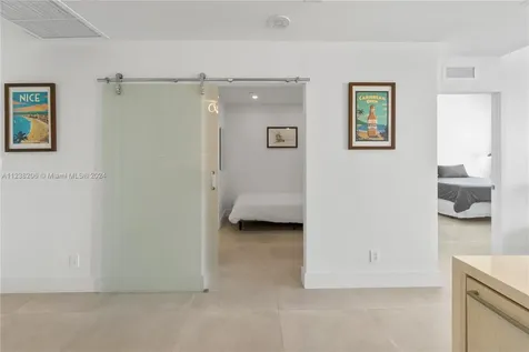 100 Lincoln Road Miami Beach FL 33139