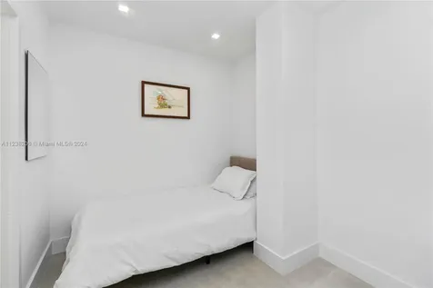 100 Lincoln Road Miami Beach FL 33139