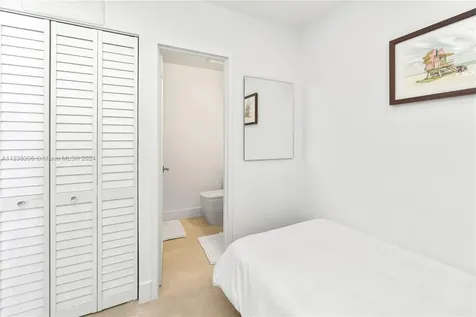 100 Lincoln Road Miami Beach FL 33139