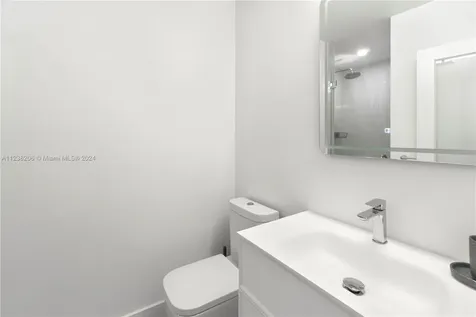 100 Lincoln Road Miami Beach FL 33139
