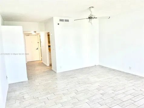 520 Brickell Key Drive Miami FL 33131