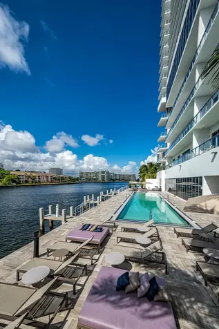 4010 S Ocean Drive Hollywood FL 33019