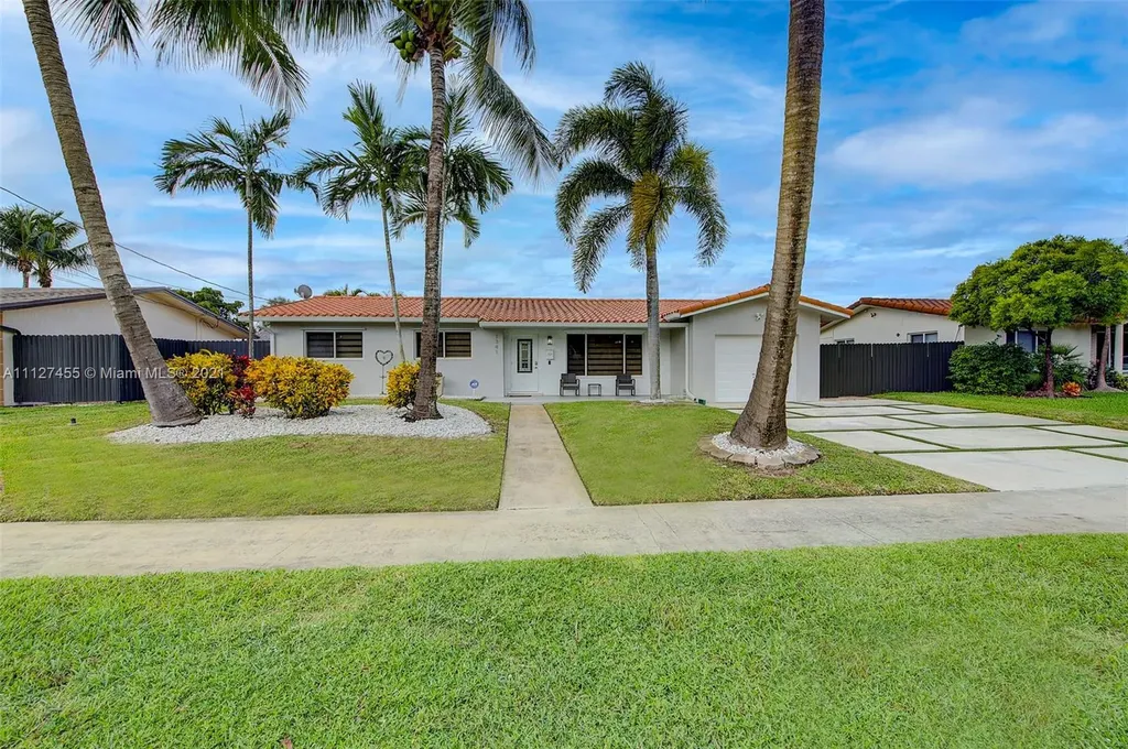 1341 SW 55th Avenue Plantation FL 33317