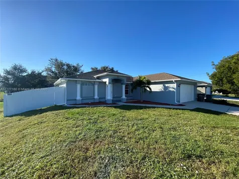 1136 NE 5th Avenue Cape Coral FL 33909