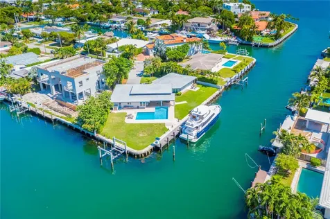 12610 Maple Road North Miami FL 33181