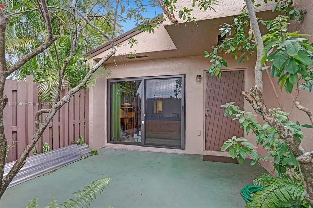 1207 NW 123rd Avenue Pembroke Pines FL 33026