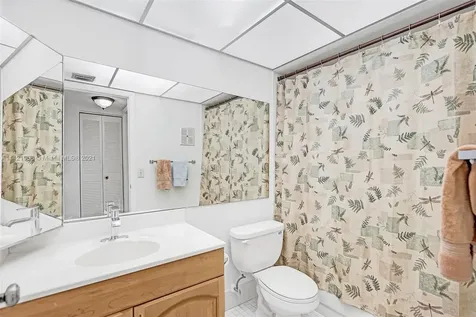 1207 NW 123rd Avenue Pembroke Pines FL 33026