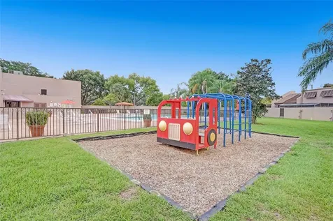 1207 NW 123rd Avenue Pembroke Pines FL 33026