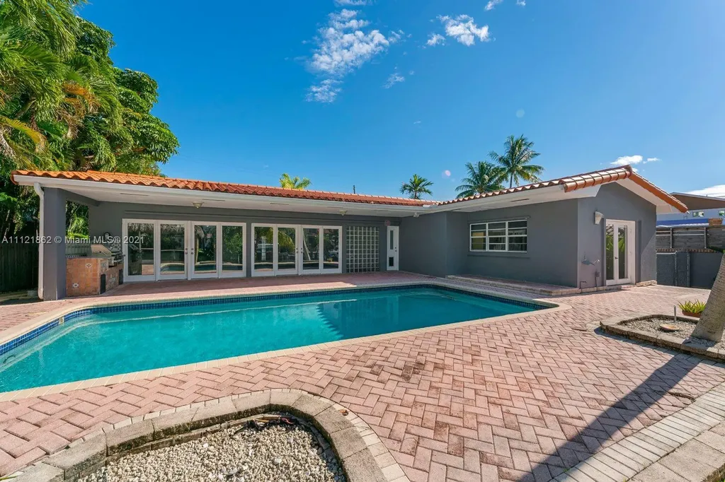 2050 NE 120th Road North Miami FL 33181