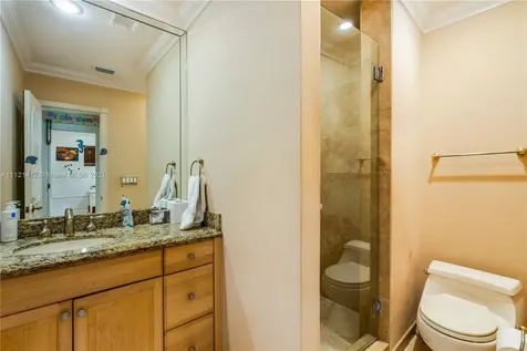 19931 NE 22nd Court Miami FL 33180