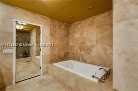 19931 NE 22nd Court Miami FL 33180