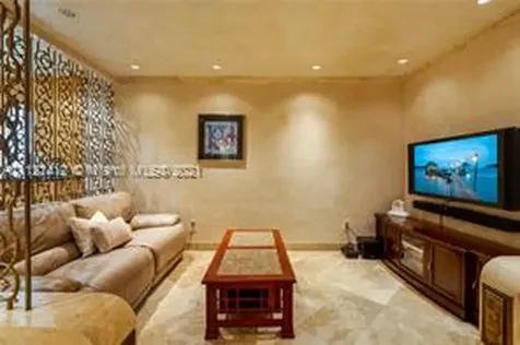 19931 NE 22nd Court Miami FL 33180