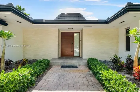 19931 NE 22nd Court Miami FL 33180