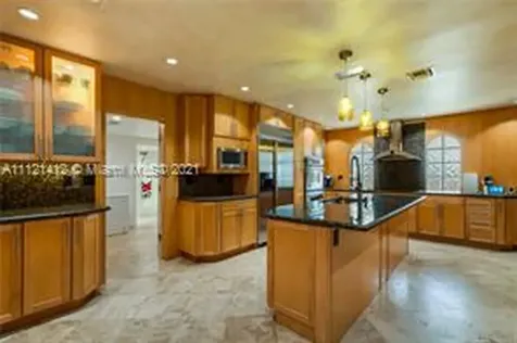 19931 NE 22nd Court Miami FL 33180