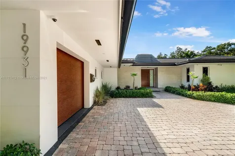 19931 NE 22nd Court Miami FL 33180