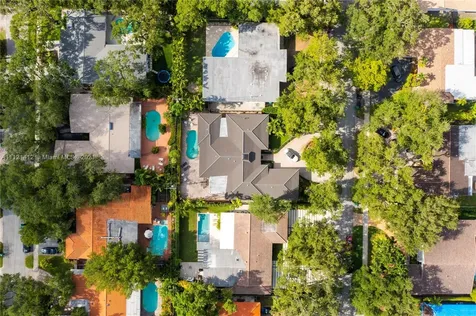 19931 NE 22nd Court Miami FL 33180