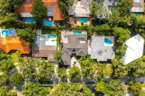 19931 NE 22nd Court Miami FL 33180