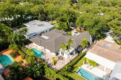19931 NE 22nd Court Miami FL 33180