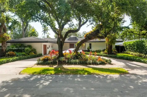 19931 NE 22nd Court Miami FL 33180
