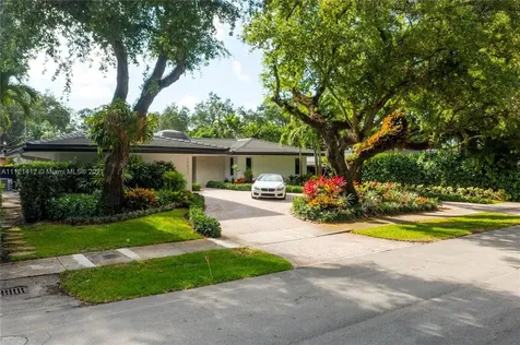 19931 NE 22nd Court Miami FL 33180