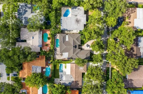 19931 NE 22nd Court Miami FL 33180