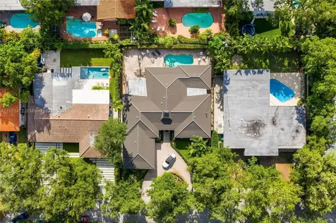 19931 NE 22nd Court Miami FL 33180