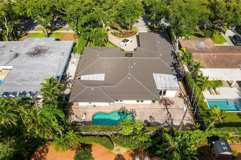 19931 NE 22nd Court Miami FL 33180