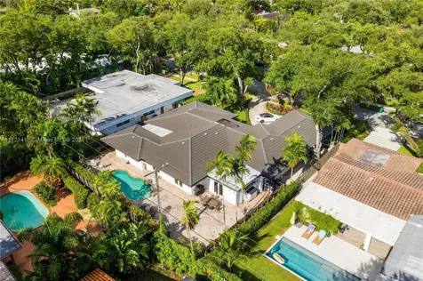 19931 NE 22nd Court Miami FL 33180