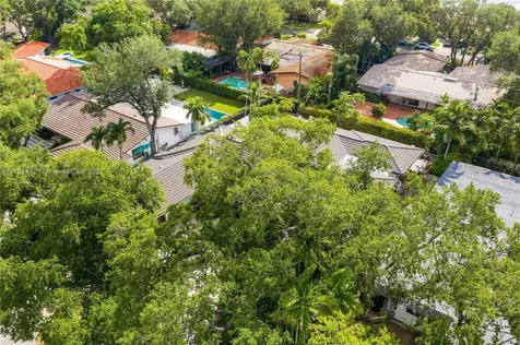 19931 NE 22nd Court Miami FL 33180
