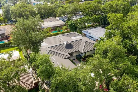 19931 NE 22nd Court Miami FL 33180