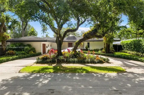 19931 NE 22nd Court Miami FL 33180