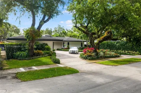 19931 NE 22nd Court Miami FL 33180