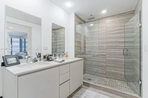 1010 Brickell Miami FL 33131