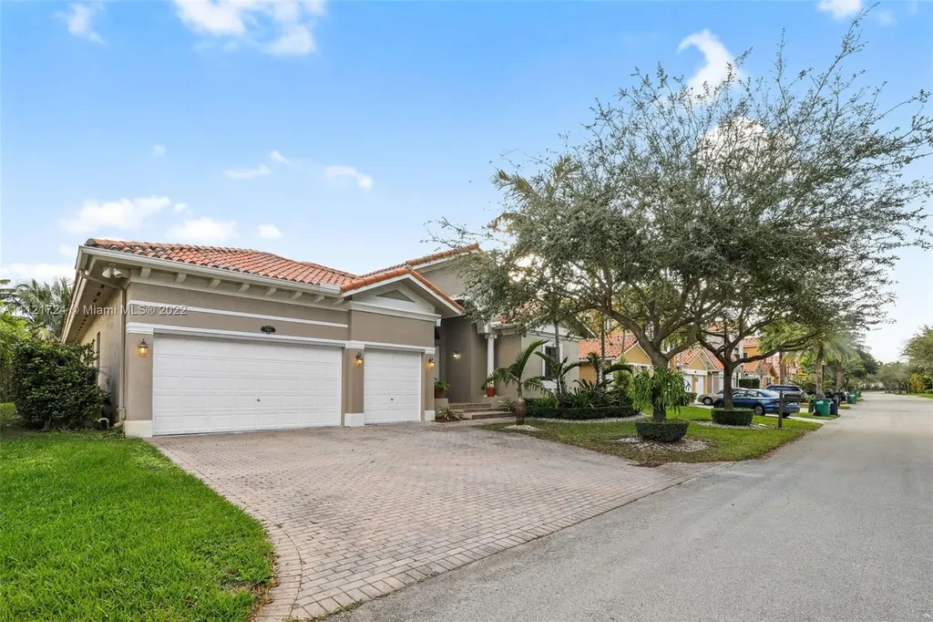 7914 SW 194th Street Cutler Bay FL 33157