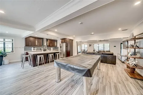 141 SW 52nd Terrace Plantation FL 33317