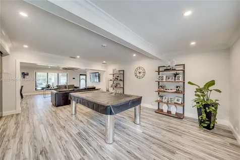 141 SW 52nd Terrace Plantation FL 33317