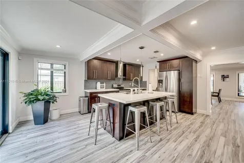 141 SW 52nd Terrace Plantation FL 33317
