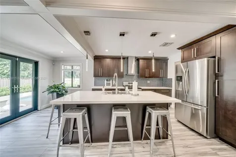 141 SW 52nd Terrace Plantation FL 33317